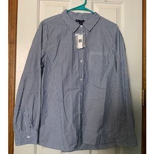 GAP Boyfriend Fit Button Down Shirt